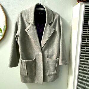 Used once in very great conditions. No rips and stains.